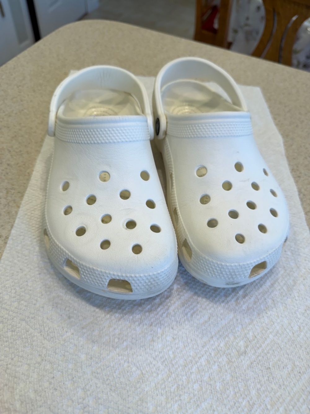 CROCS Adults White Classic Clog Sandals women’s size 7, men’s size 5 - Picture 12 of 14